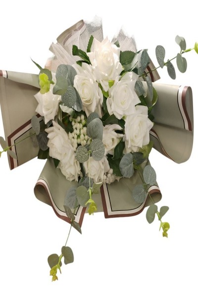 Yeşil Ambalajlı Saf Beyaz Yapay Gül Buketi